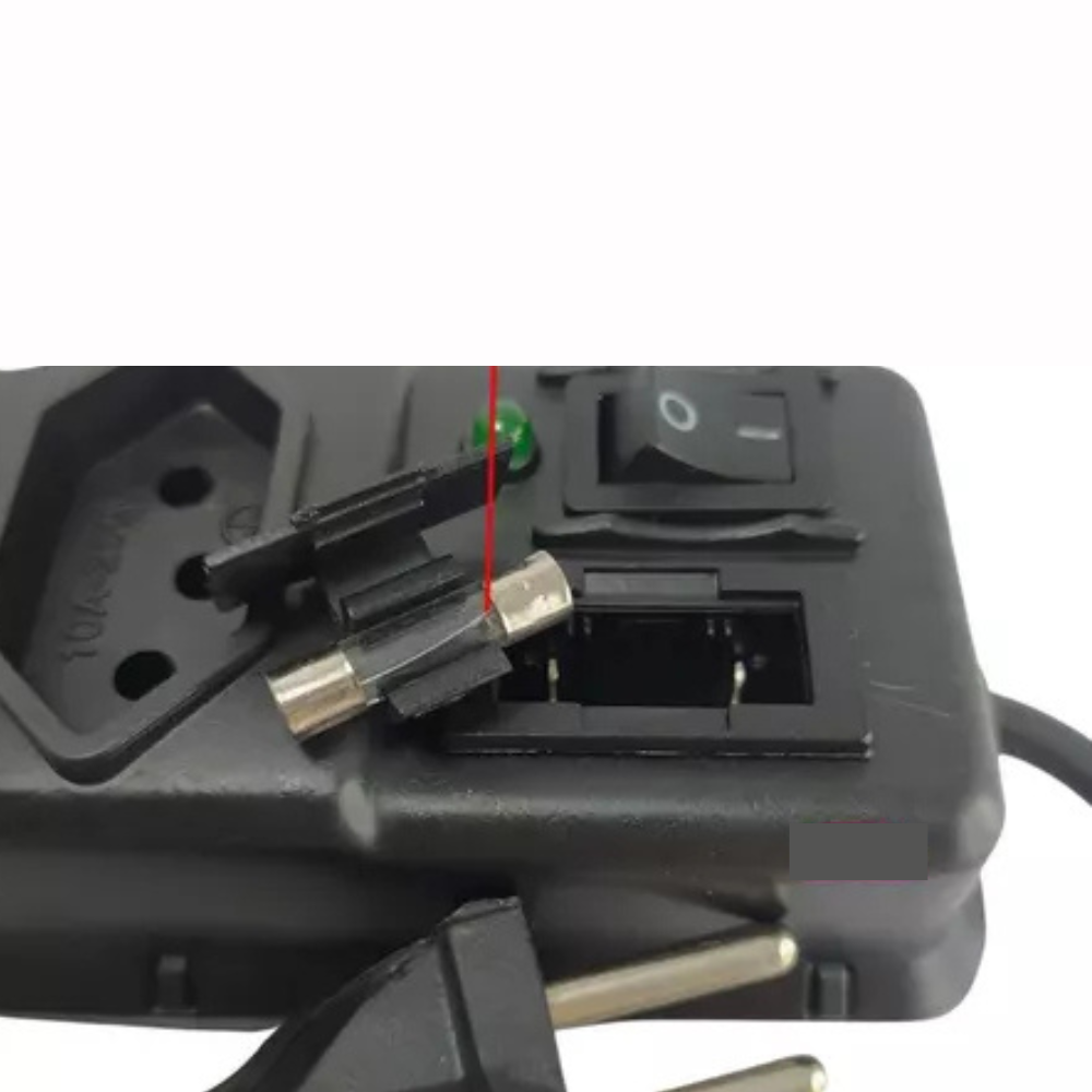 Régua de Tomadas Tripolar com Fusível 6 Entradas 10A